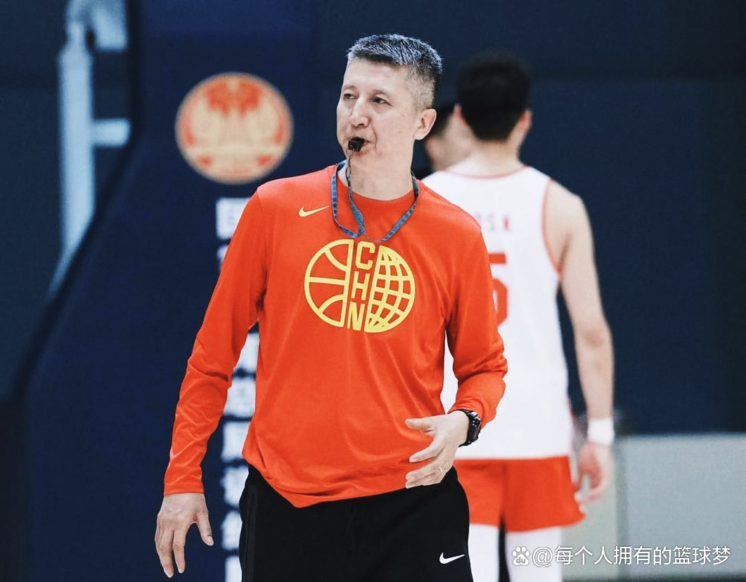 关于深圳男篮迎英超关键赛,集结日更衣室发声,底气十足,年轻球员得到机会的信息 关于深圳男篮迎英超关键赛,集结日更衣室发声,底气十足,年轻球员得到机会的信息