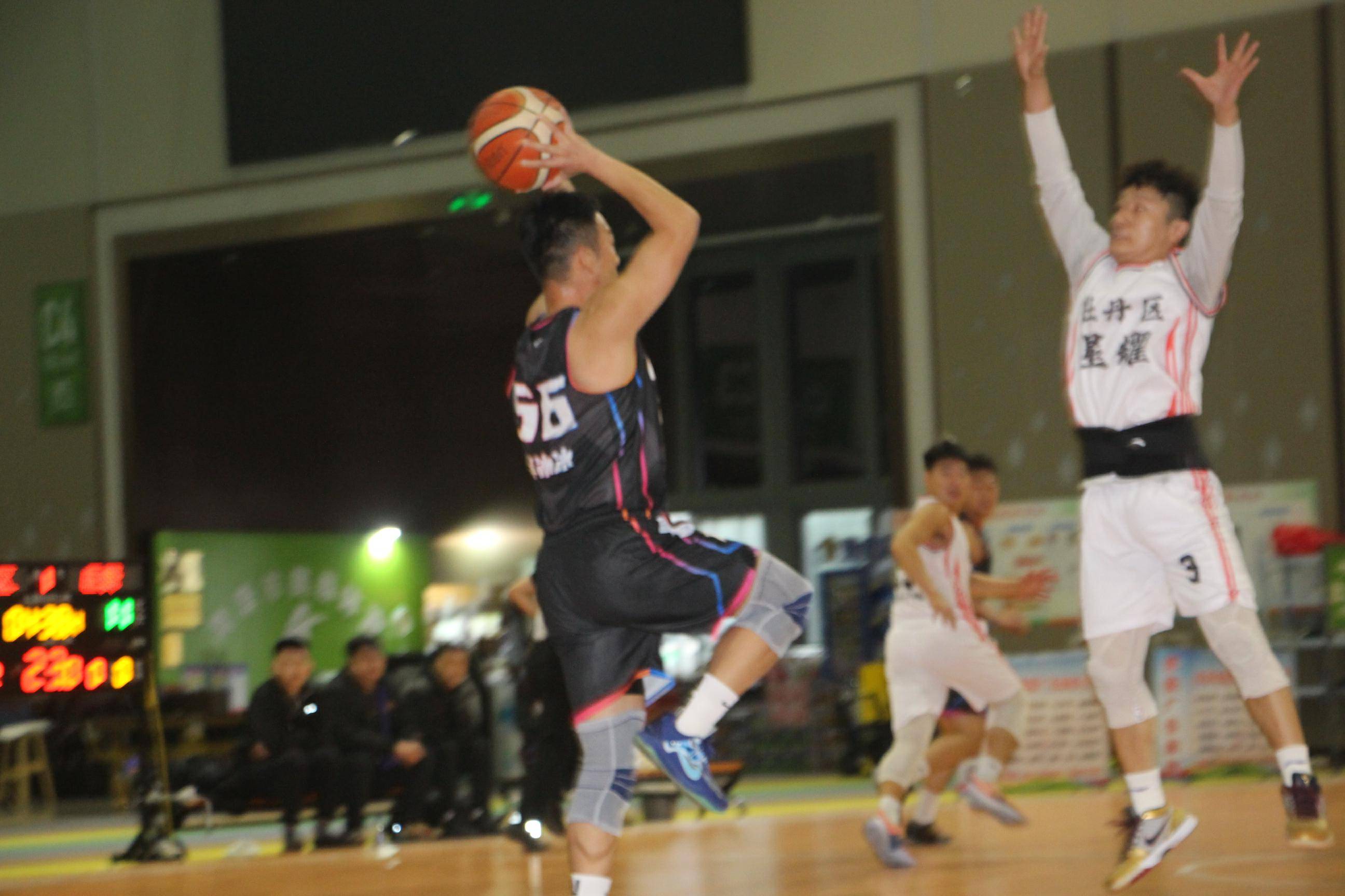 今夜山东男篮造点机会——德甲节点到来，赛场秩序良好，赛程密集仍需轮换(山东男篮今日最新情况)